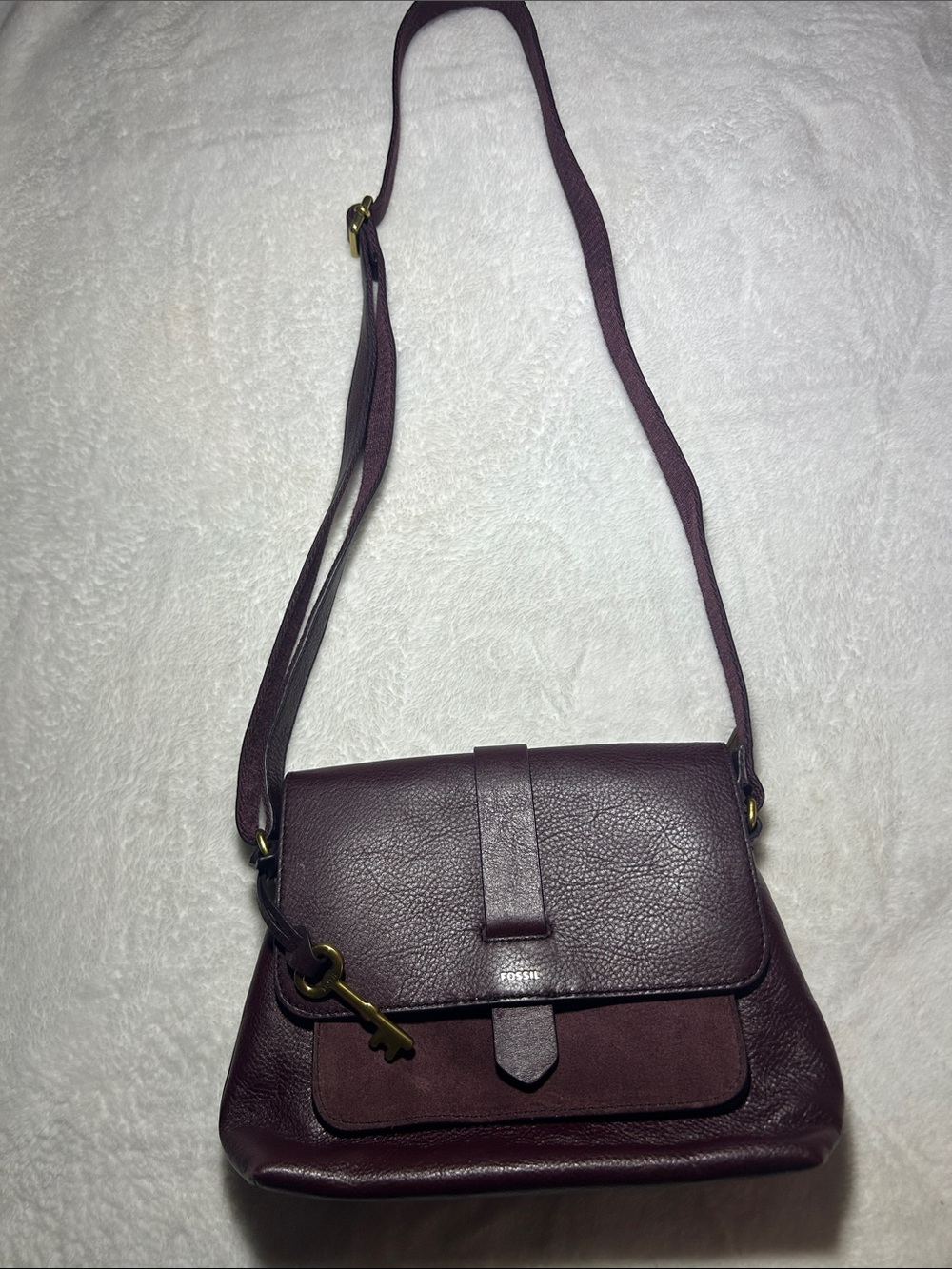 Fossil Women's Crossbody Bag in Burgundy